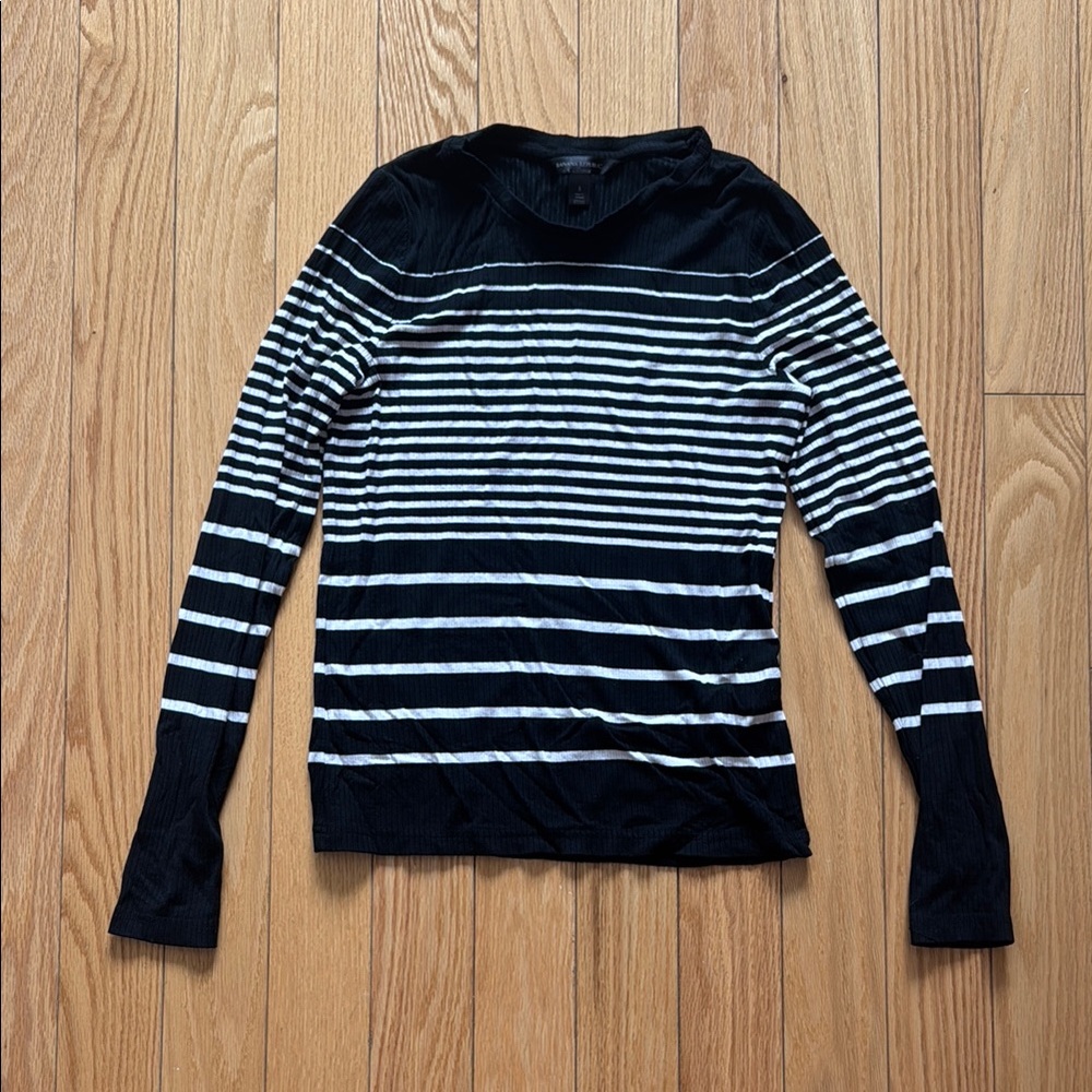 Banana Republic Black and White Crew Neck Sweater